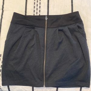 Forever 21 black zip front mini skirt w pockets